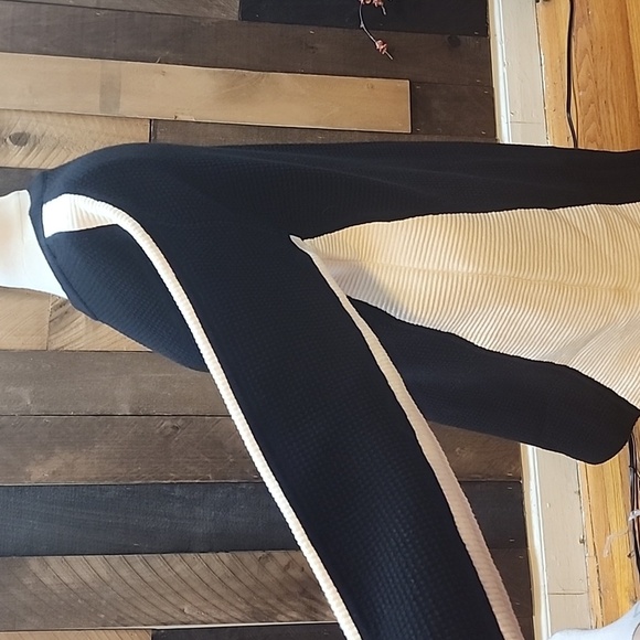 & Other stories Black and White  Sweater. Size Med - Picture 2 of 7